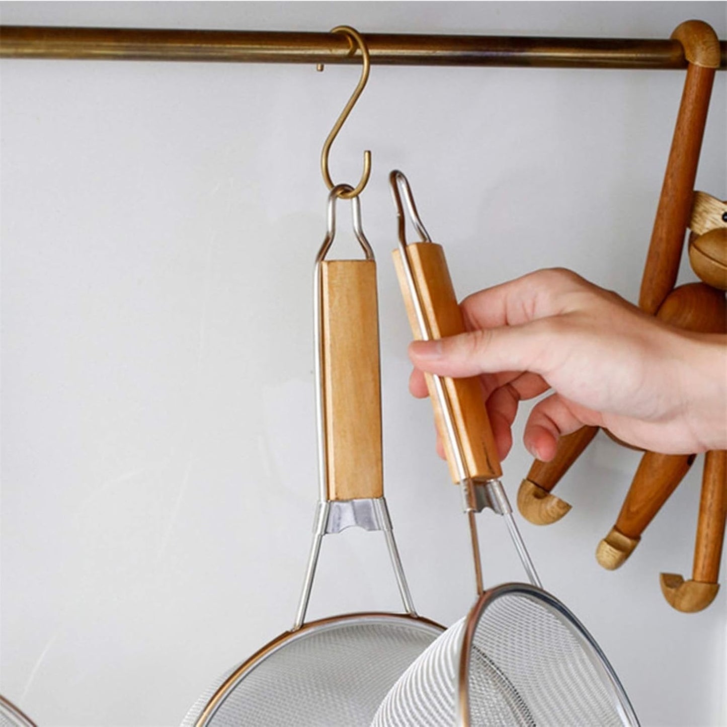 21cm Stainless Steel Strainer with Wooden Handle