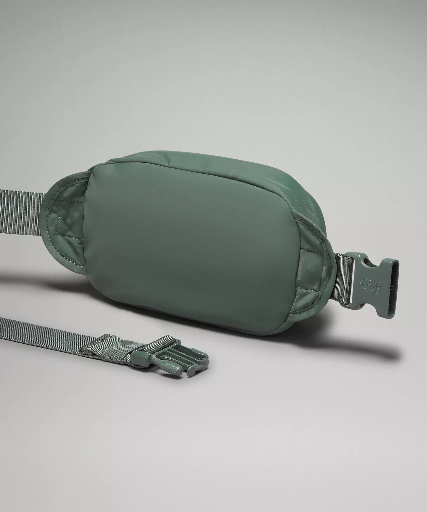 1.8L Lululemon Wunderlust Belt Bag