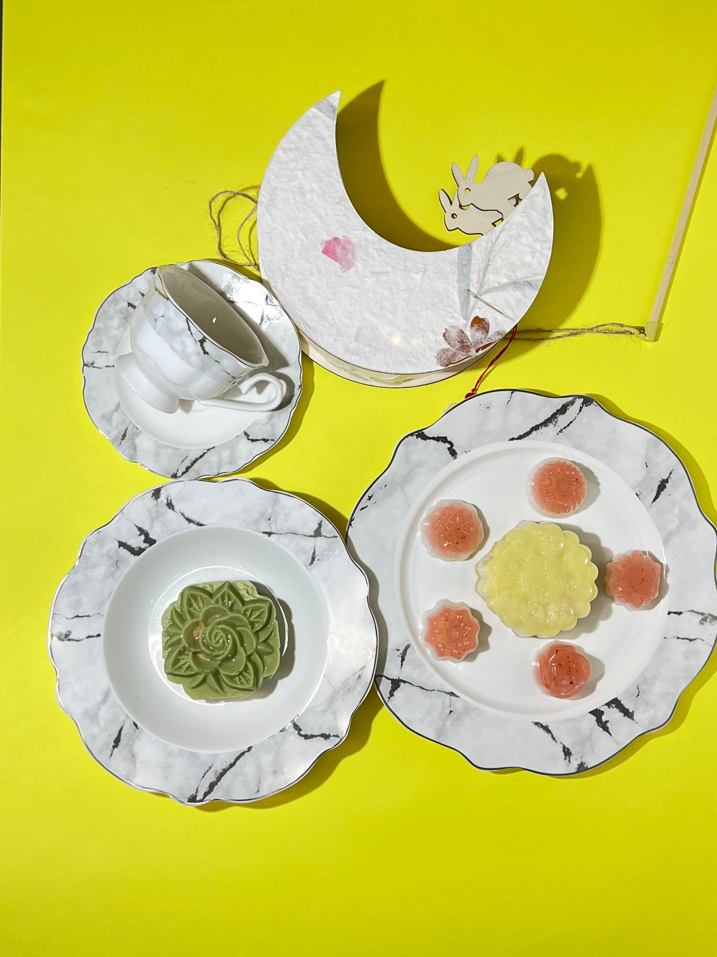 22 PC Gold Marble Dinner Set