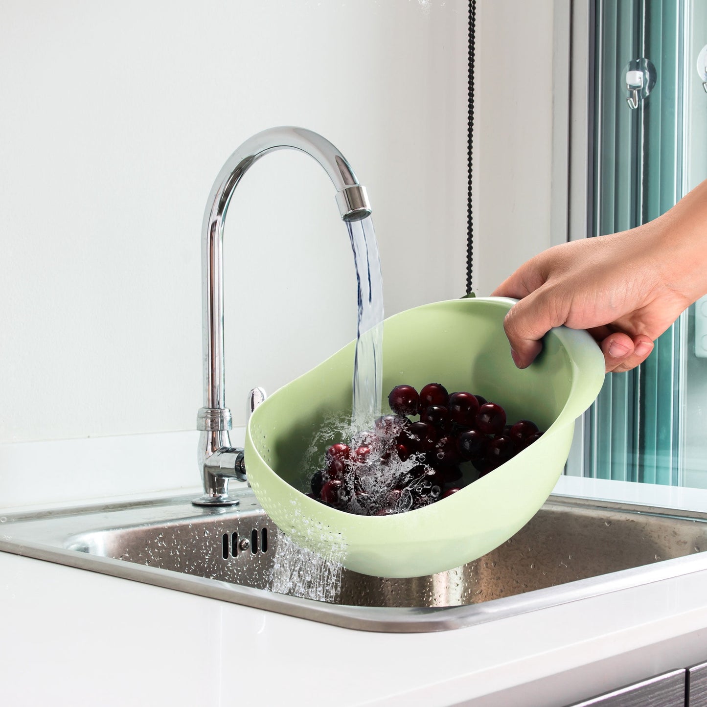 2 PC Plastic Colander Set - White & Green