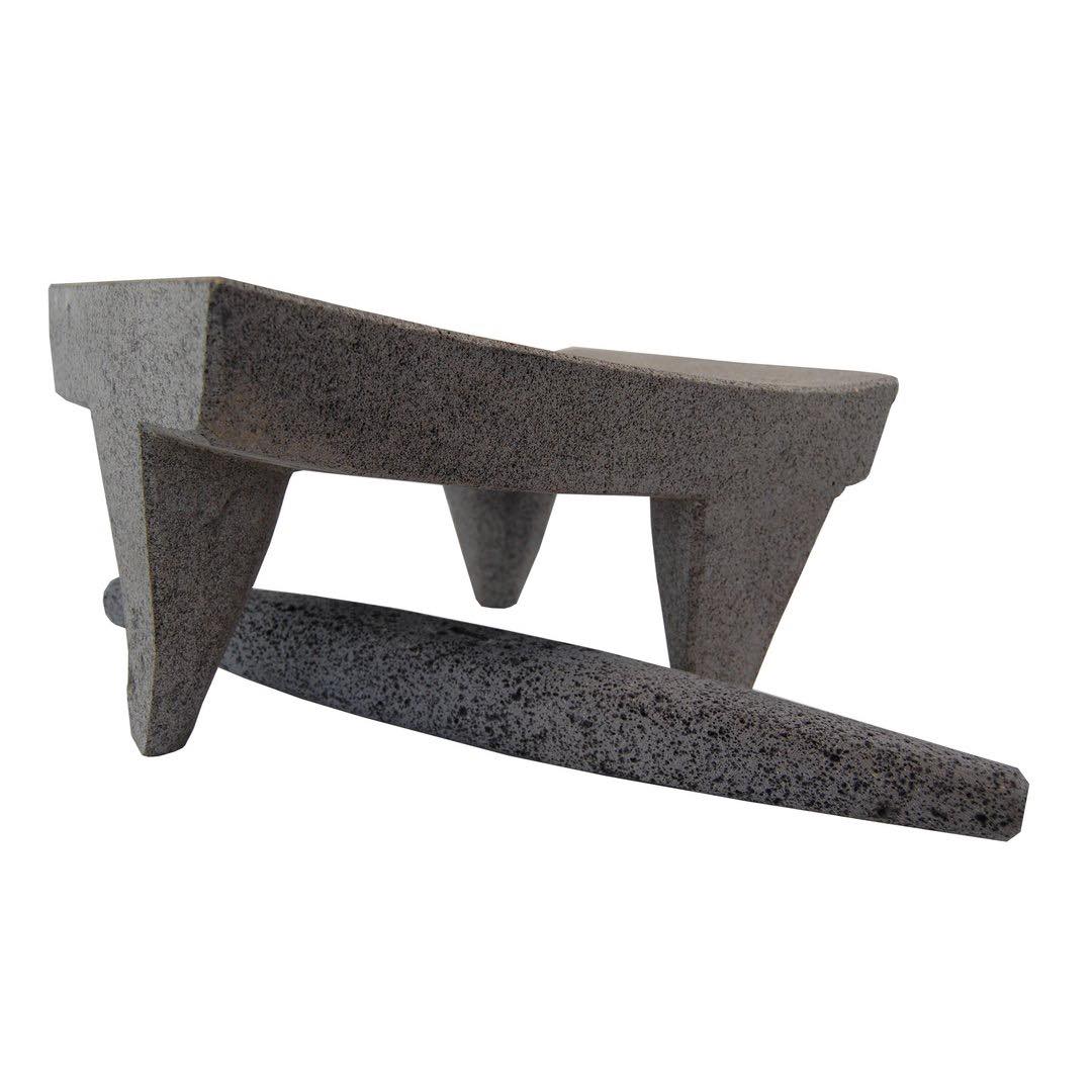 18" Volcanic Stone Metateh