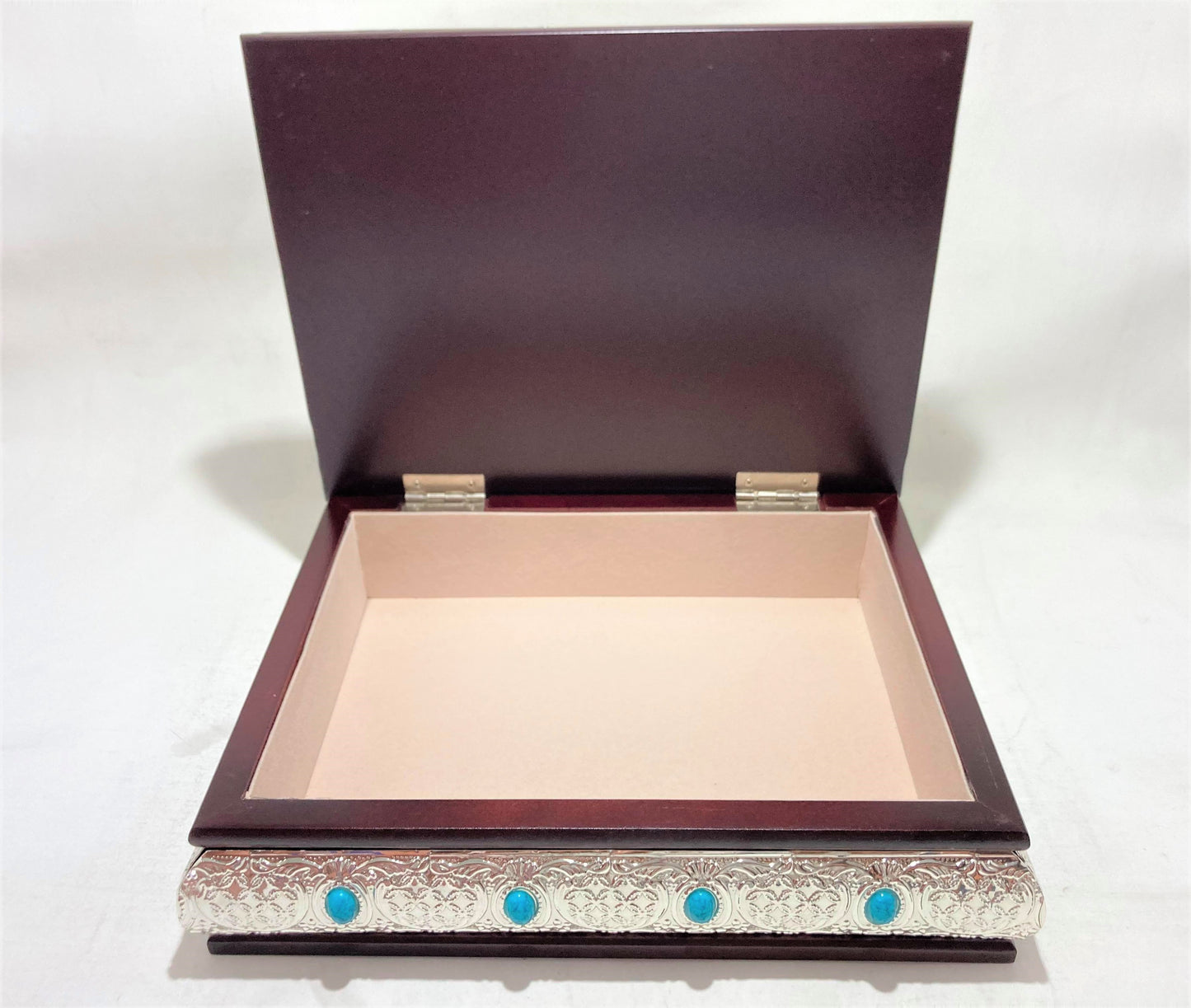 Silver Decorated Ghoran Box