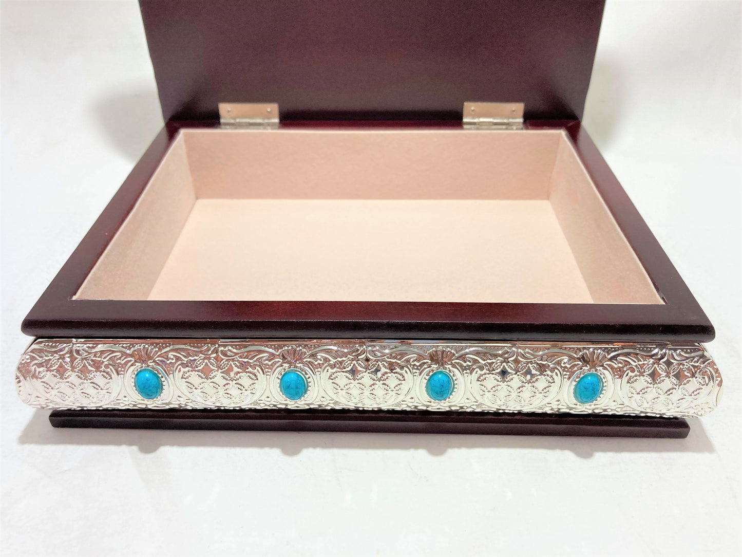 Silver Decorated Ghoran Box