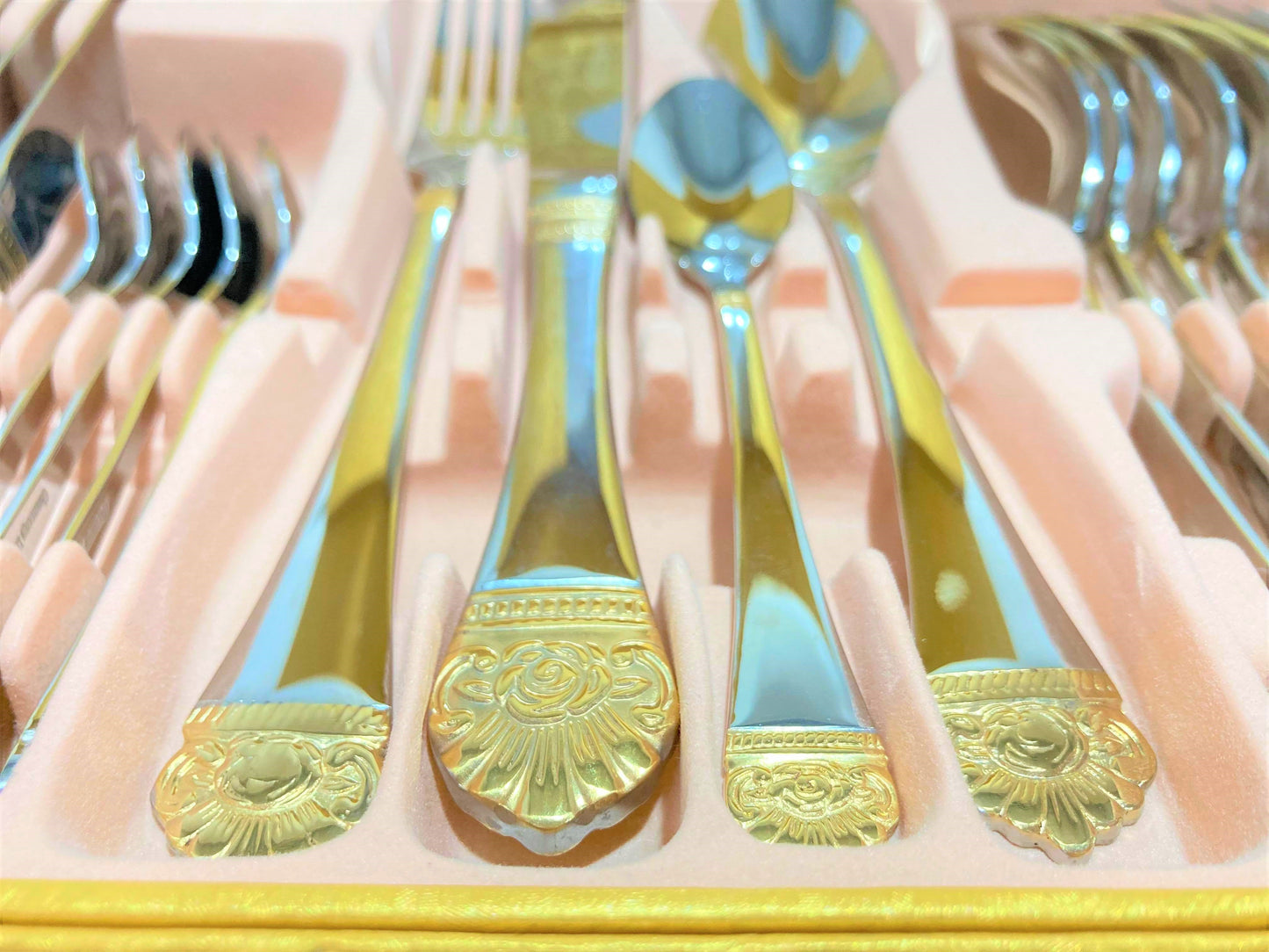 24 PC Flower Design Stainless Steel Silver & Gold Cutlery Set