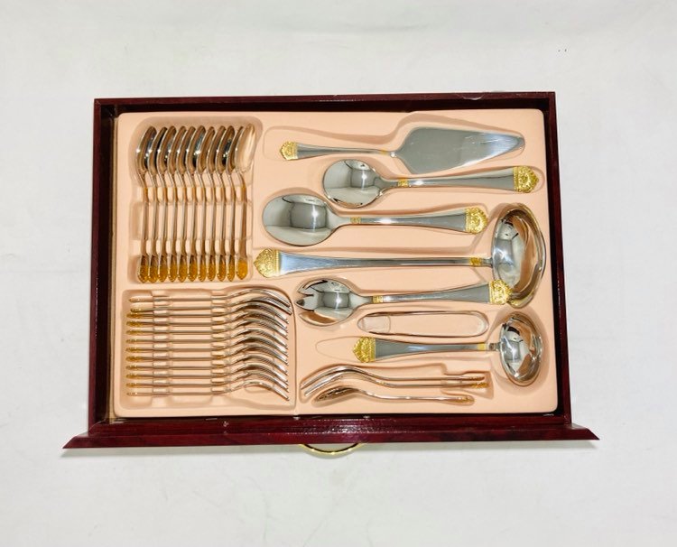 Set Posate Oro 84 Pezzi In Acciaio Inox Per 12 Persone - Lavastoviglie, Con Cannucce